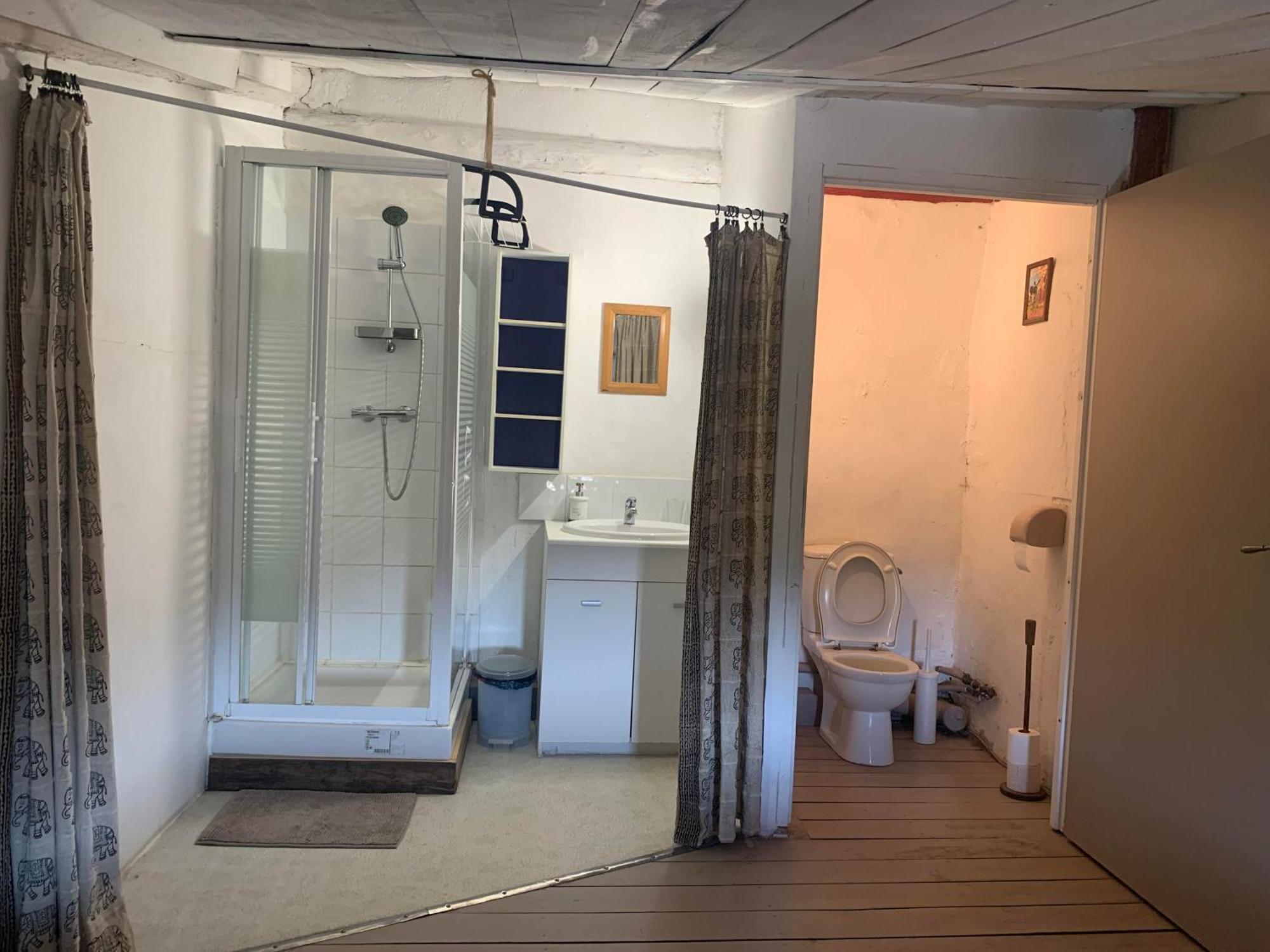 Chambres Et Table D'Hotes Au Brabo Mormoiron Rom bilde